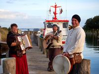 LEND' N EAR | Celtic Folk-Sea Songs-Shanty